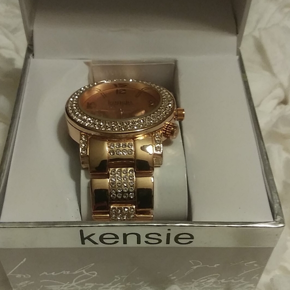 Watch - Picture 2 of 3